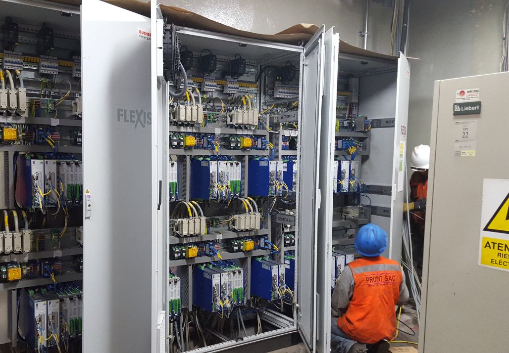 Montaje de celdas, tableros eléctricos