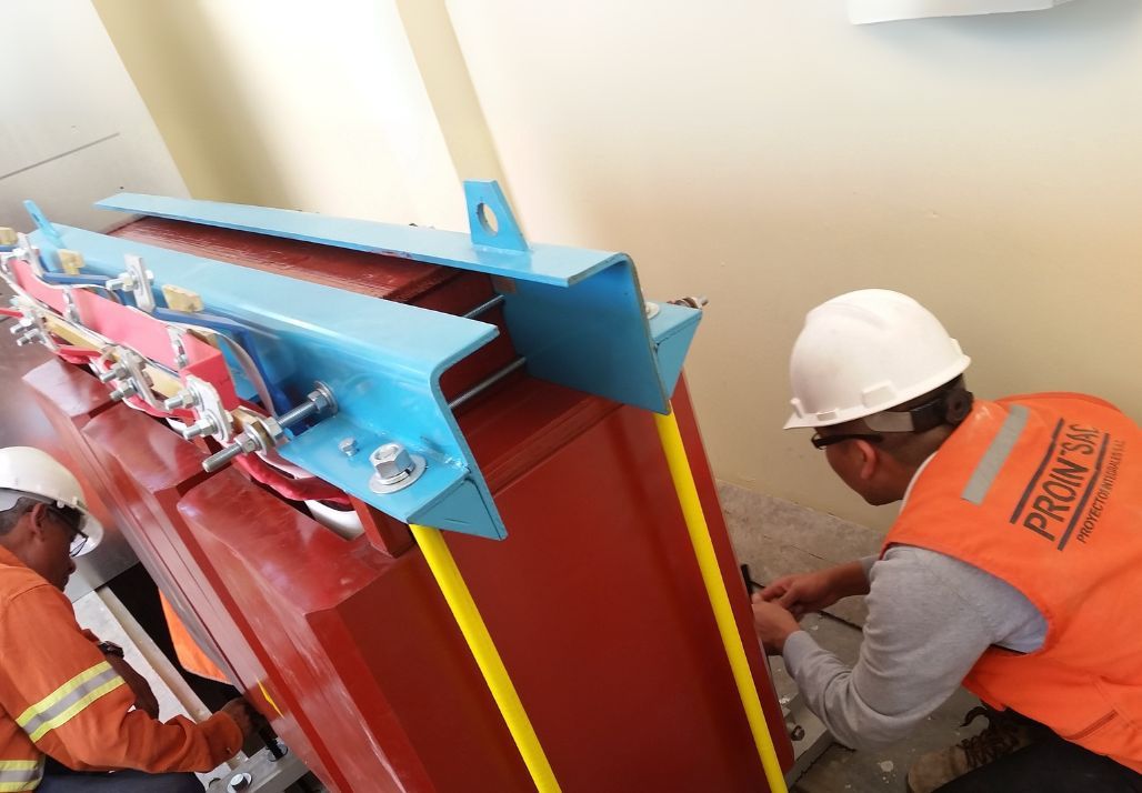 Montaje e instalación de transformador